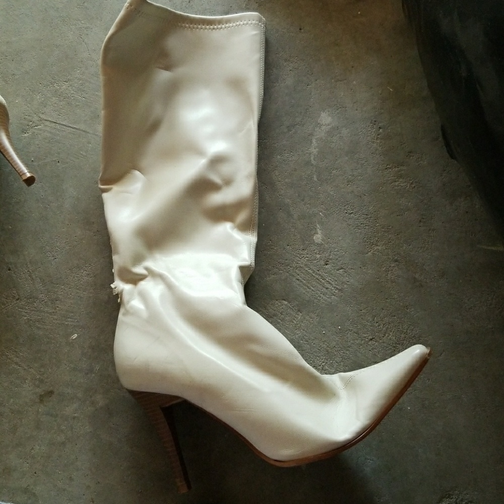 Shoes - Picture 4 of 7